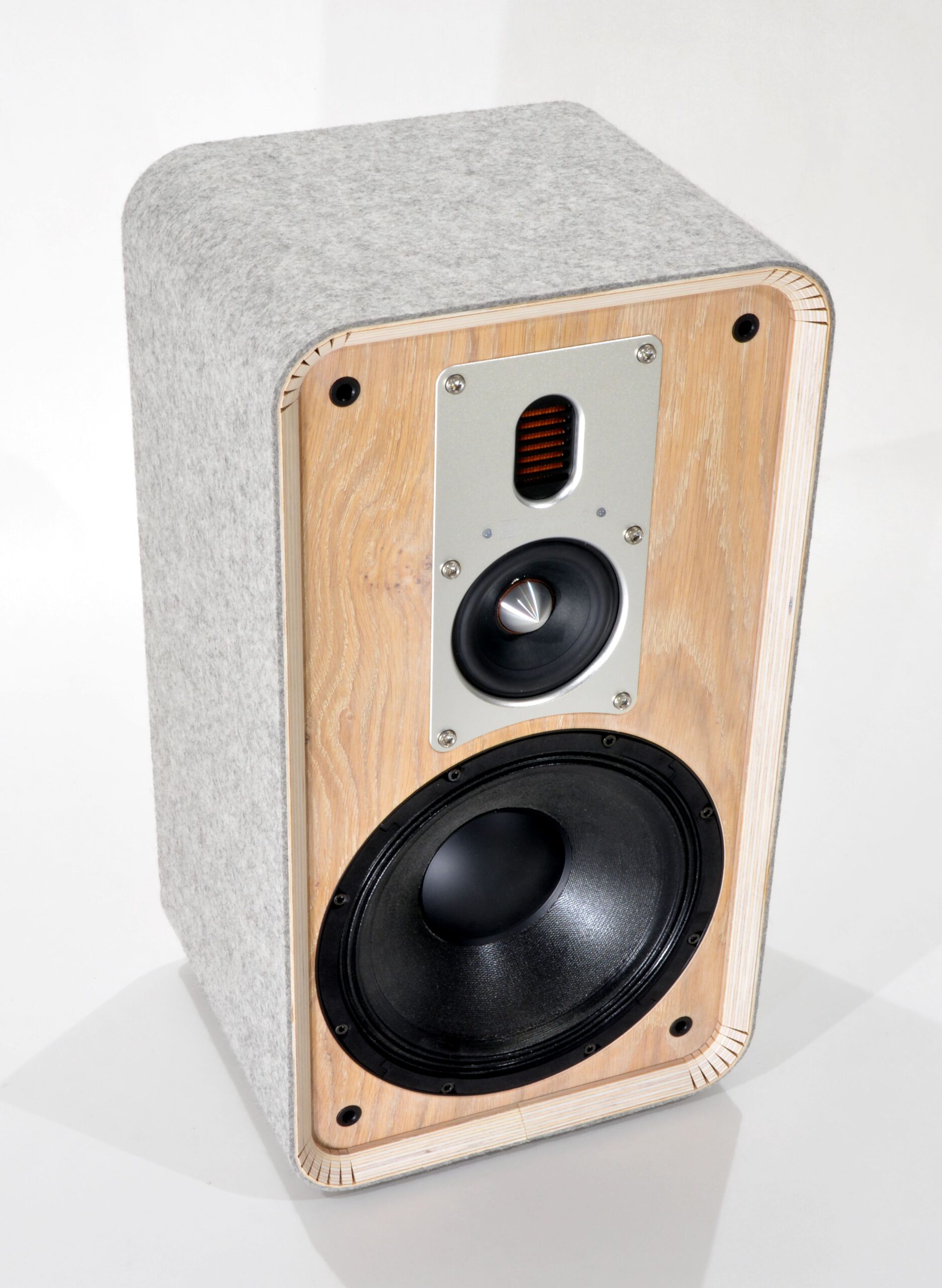 virage_3_fform_final_grey-whiteoak-silver-steel_03hr Virage 3 - fform-Edition – Bild 1